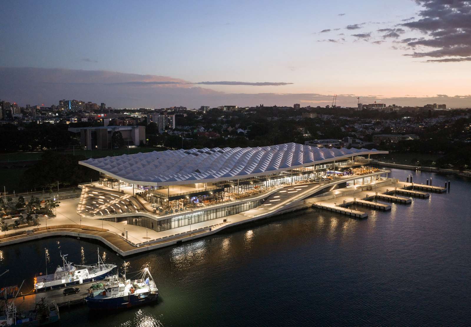 SYDNEY FISH MARKET OPENS TO THE PUBLIC