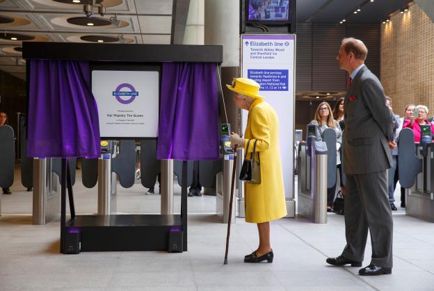 Tenderstream members celebrate Elizabeth Line opening in London